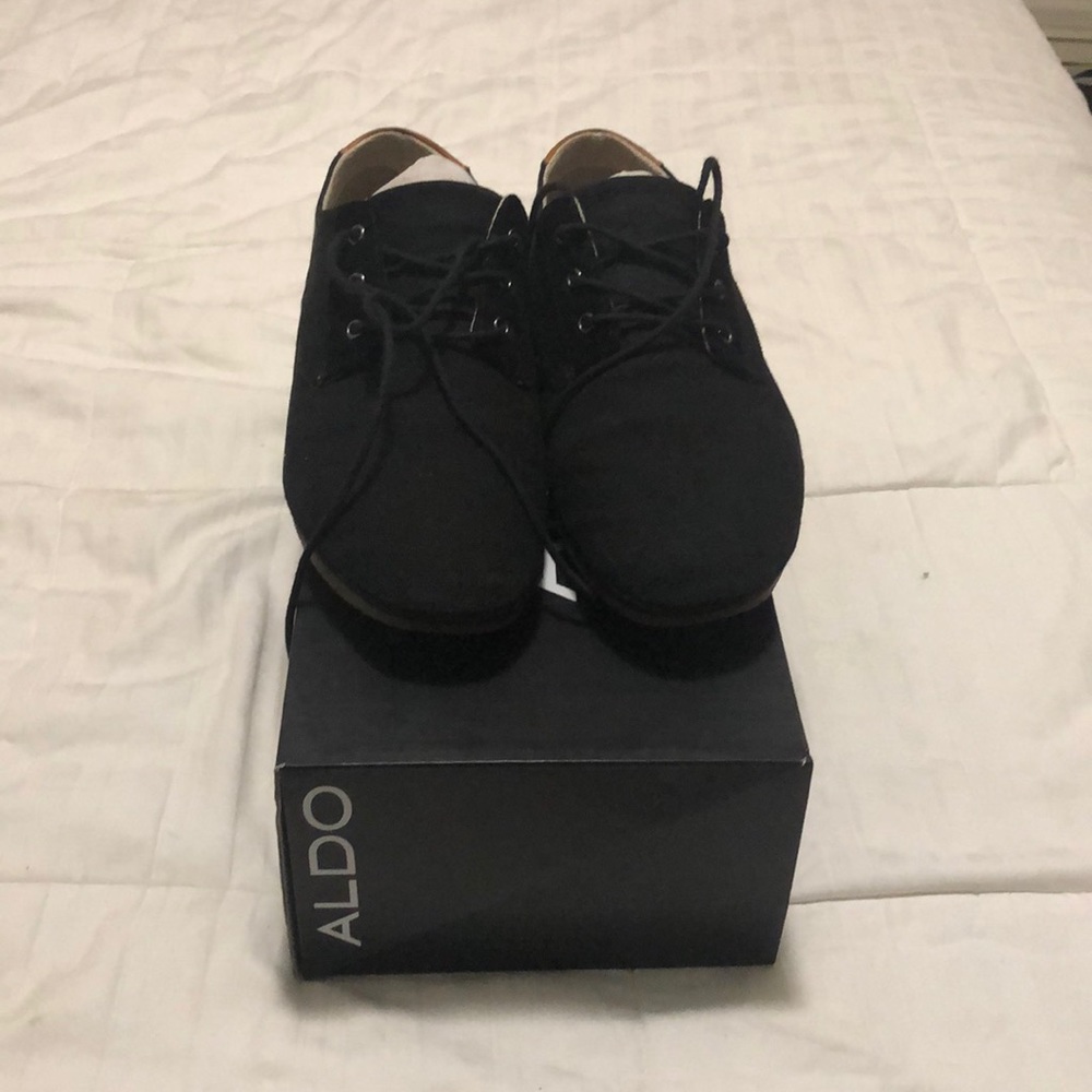 Men’s ALDO shoe with laces